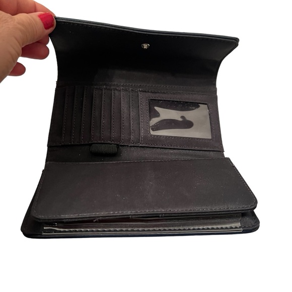 Tommy Hilfiger Women’s Wallet/Clutch Striped NWOT - Picture 6 of 7